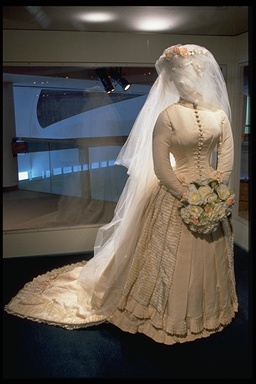 Robe de mariée, © MCC/CMC, D-10764