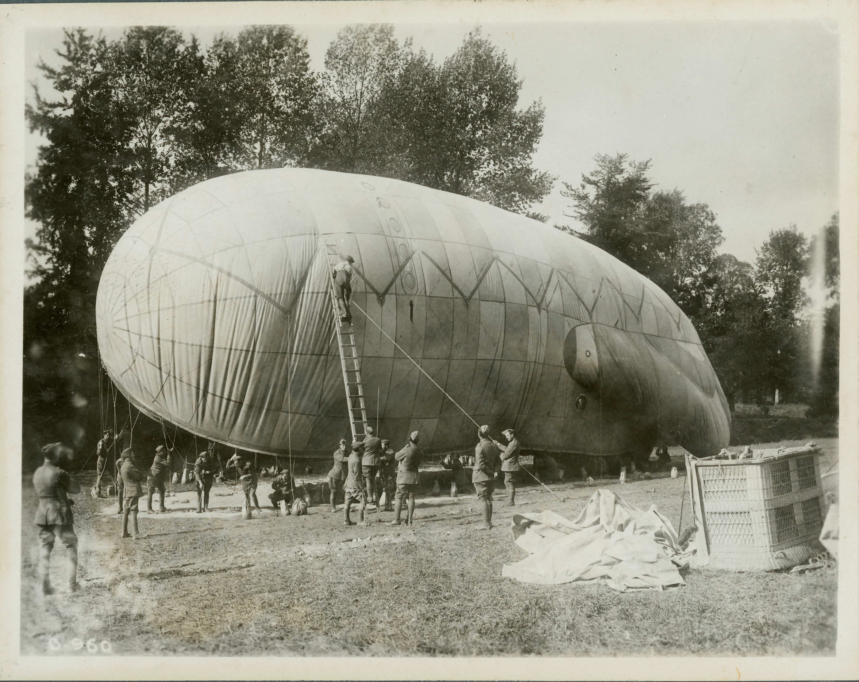 Guerre 1914-18 - Aérostiers Militaires en Campagne - Le Ballon Cerf Volant  - 1916